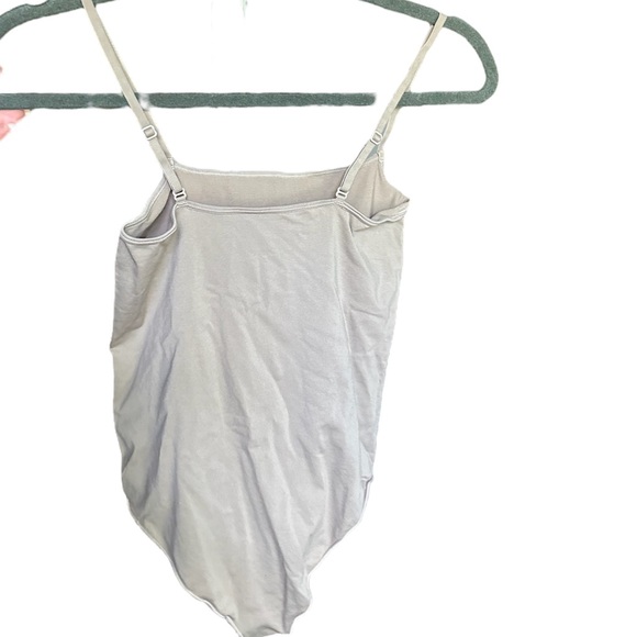 Skims Shapewear Bodysuit - Picture 3 of 5